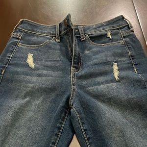 im selling these jeggings. they have little tips around knee and top part.